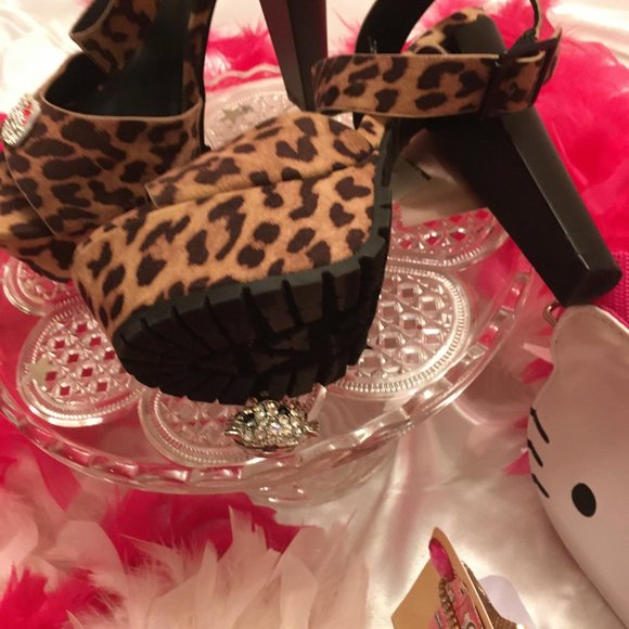 ADORABLE velvet paltform and matching chocker with crystal details ! - Picture 6 of 12